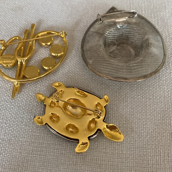 Fun Pins - Picture 5 of 5